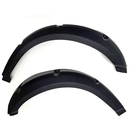 sun-cart-rear-fender-flare-mounted-parts SUN-CART electric golf cart rear fender flare installed on the rear wheel arch, black ABS plastic, direct fit for 4-seater model.